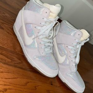 NWOB NIKE HIGH TOP SNEAKERS